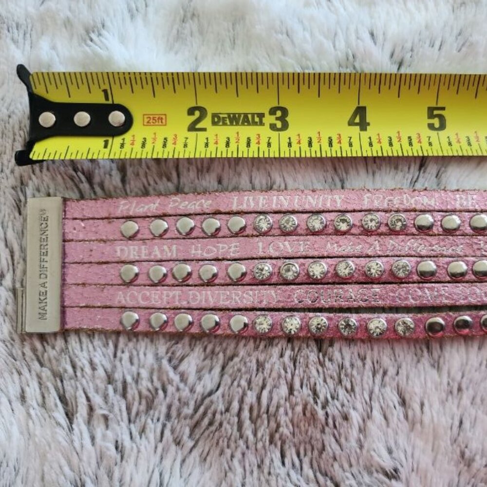 GOOD WORKS BRACELET. ENCOURAGING SENTIMENTS. PINK. LEATHER.